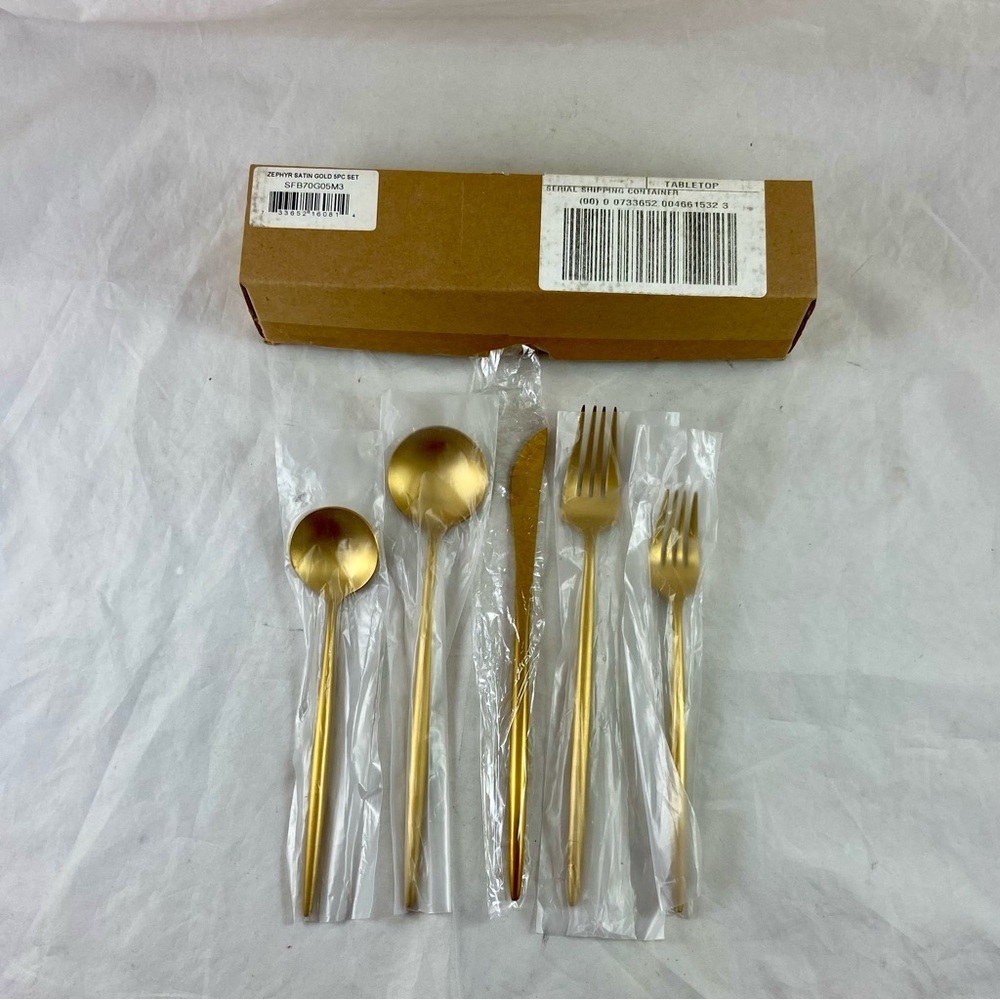 Hampton Forge Skandia Zephyr Gold 5 Piece 18/0 Stainless Steel Flatware Set.